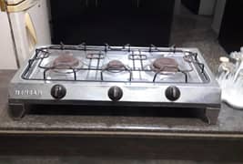 Gas stove with 3 burners