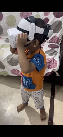 I am selling my Oculus Quest 2 VR game Its amazing Intertainment