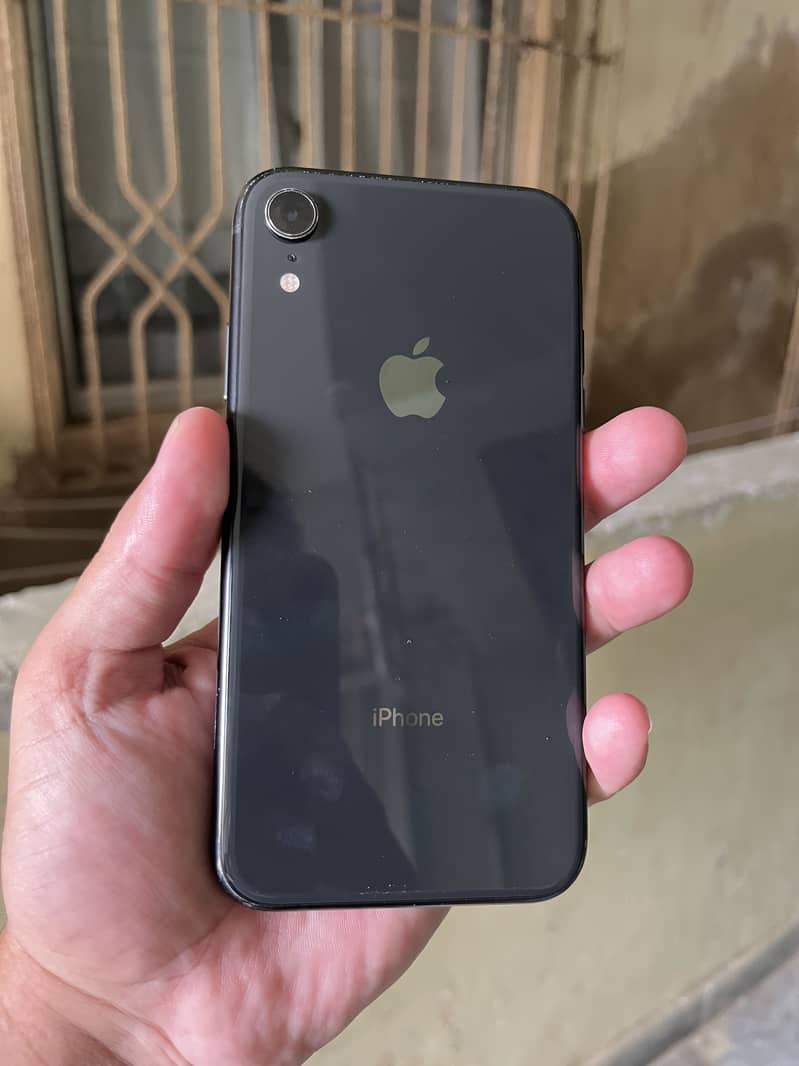 iPhone XR 128gb factory unlock non pta mobile for sale only set 8