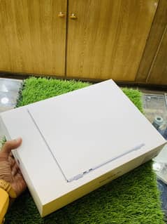 MacBook Air (M4 chip) , 16/256 , sealed pack