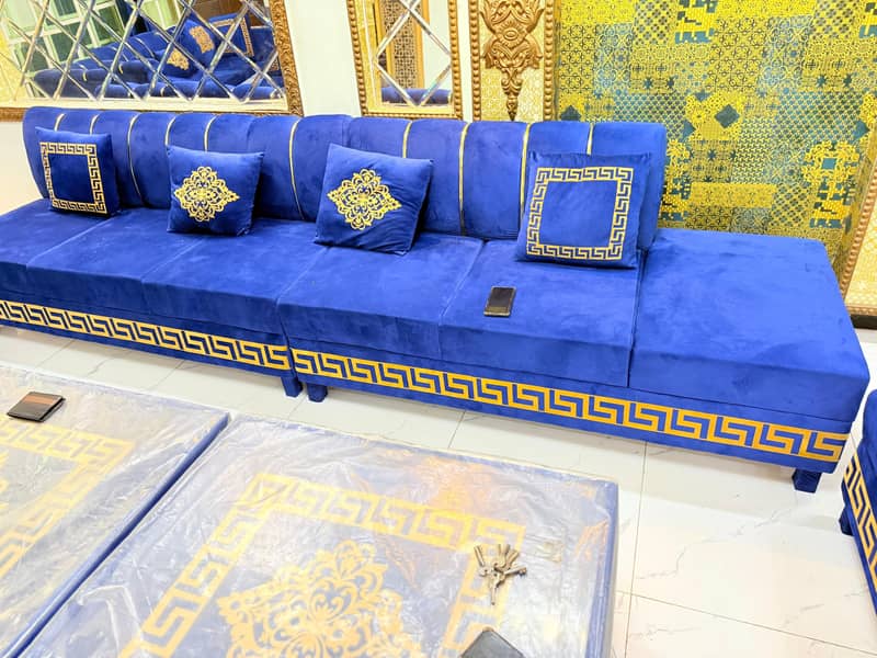 just 2 months used look like new sofa set and 3 tables 10by10condition 4