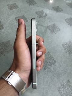 iPhone 12 jv , 64 gb , battery timing 1 day , screen mai lite sa dot