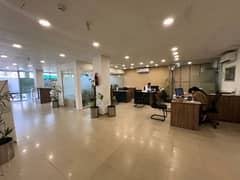 800 Sqft Commercial Upper Floor