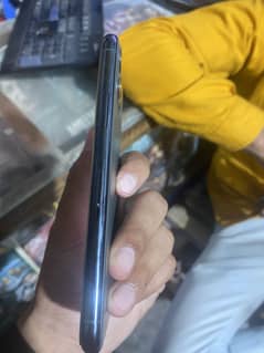 I phone 11 pro not pt 256 Hn battery change factory unlock
