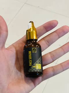 face serum or hair serum