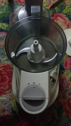 Multi food processor blind chop grind and many more