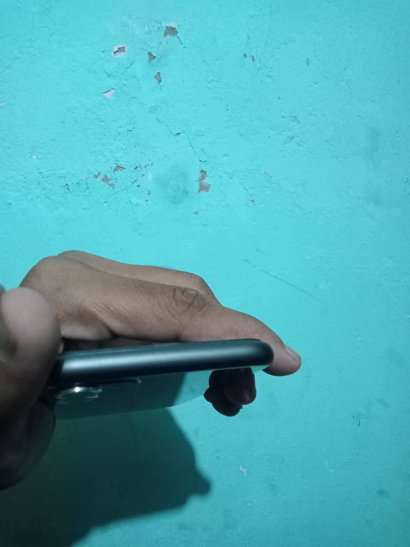jv 99% battery health with box 10/10 condition 4
