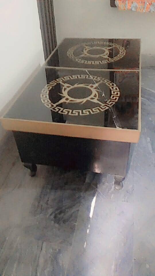 folding table sir ik saide ka miror thora sa crash he baqi bikul new h 0