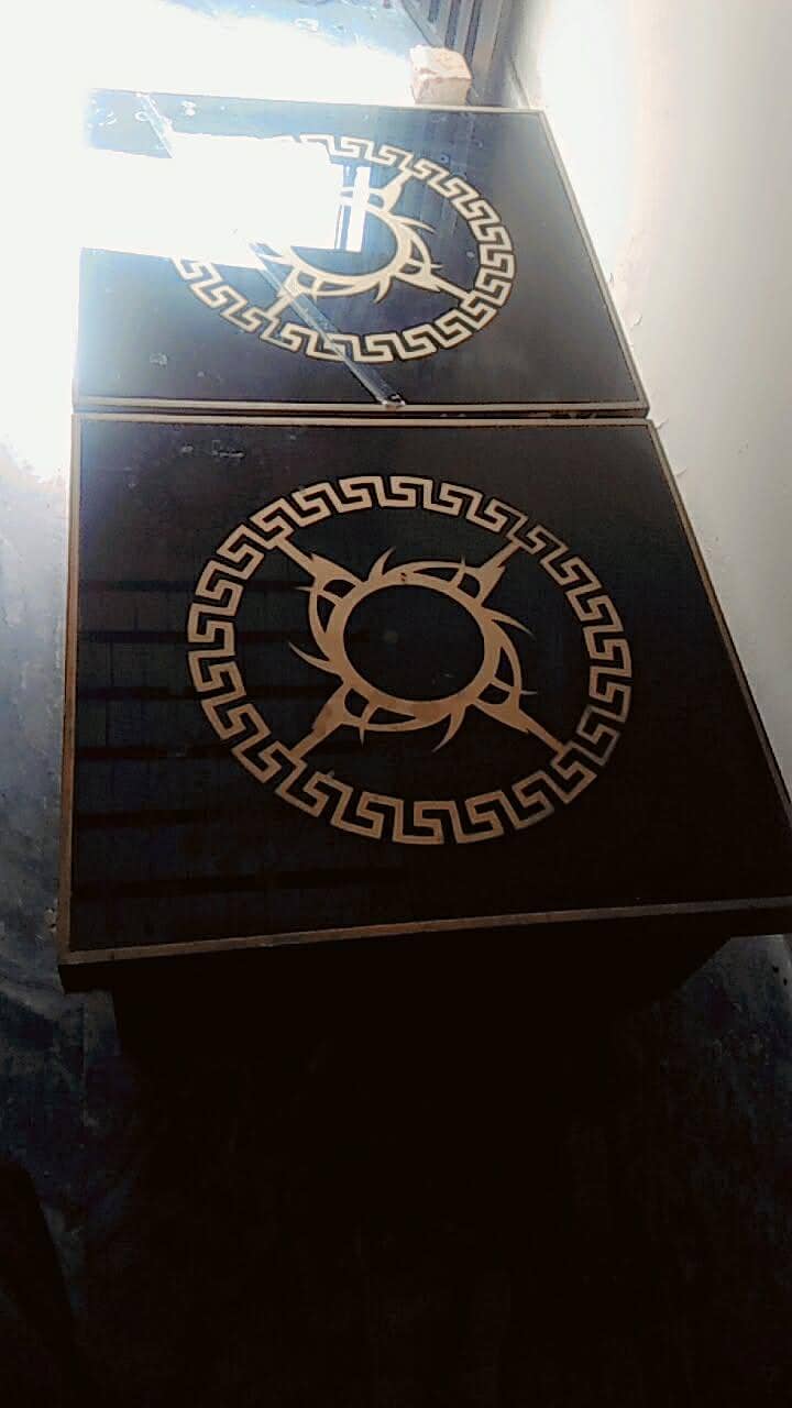 folding table sir ik saide ka miror thora sa crash he baqi bikul new h 1