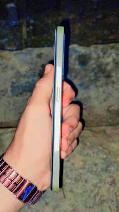 sirf mobile he 6gb 128gb he pta approved