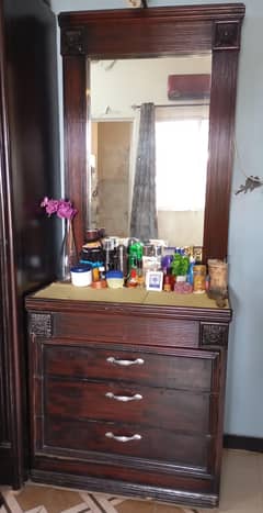 Dresser for sale urgently