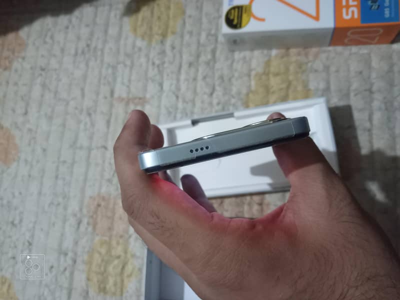 Tecno Spark 20 8+8/256 Cyber White  in 10/10 condition like NEW. 6