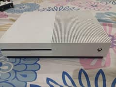 Xbox one s 1tb with 1 original controller and gta5 cd