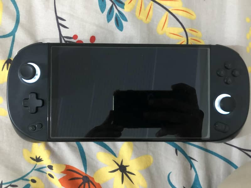AYANEO Geek 1S (windows handheld gaming pc) 4