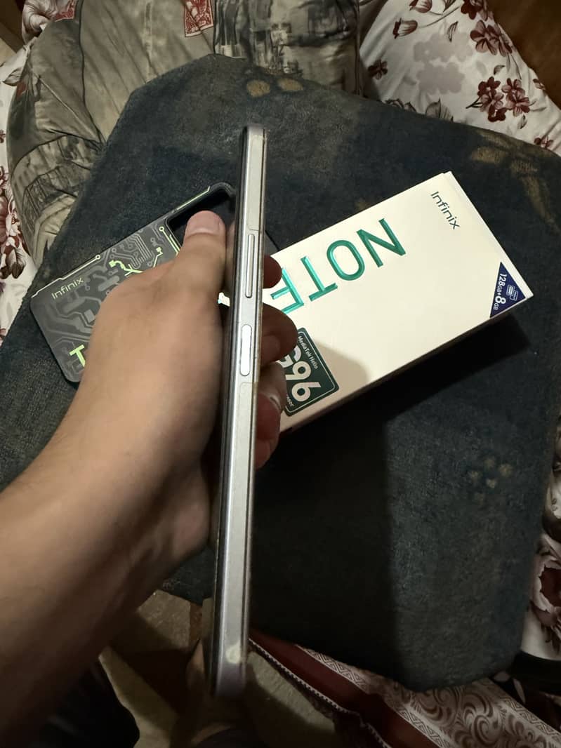 Infinix note 12 10/10 condition with box only 3