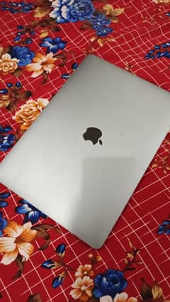 MacBook pro 2019(13inch) i7/16gb/1TB SSD