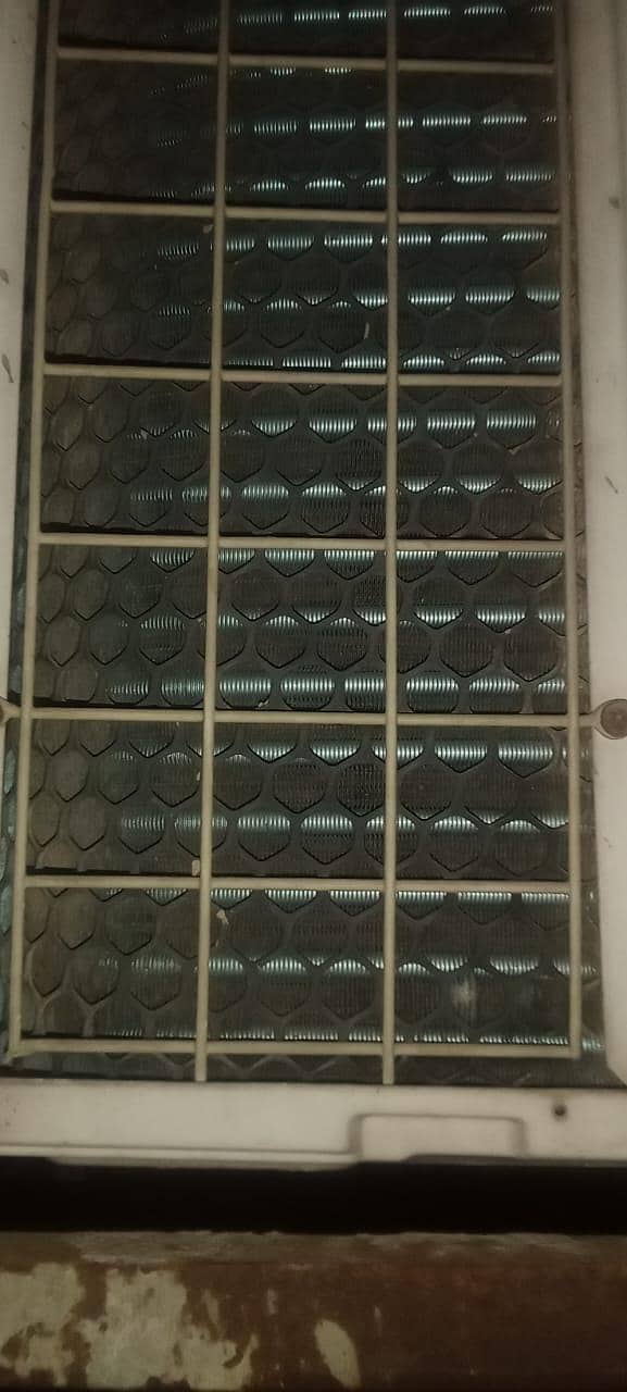I want to sale my Ac with 10/10 condition. just buy and use. 3