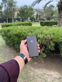 iphone 7.128gb urgent sale