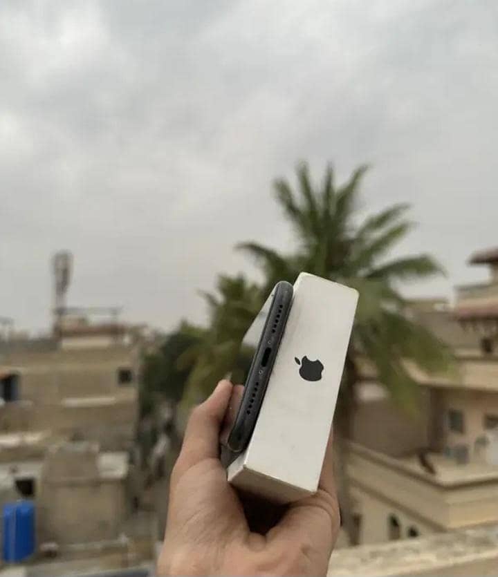 iphone 11 factory unlock [with box] 2