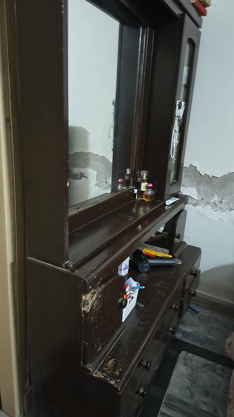 Dressing Table 0