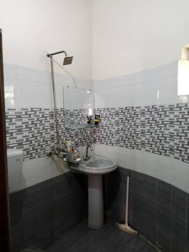 a furnished ac room available on rent for male 7