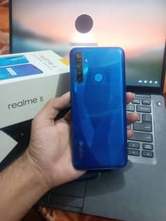 realme
