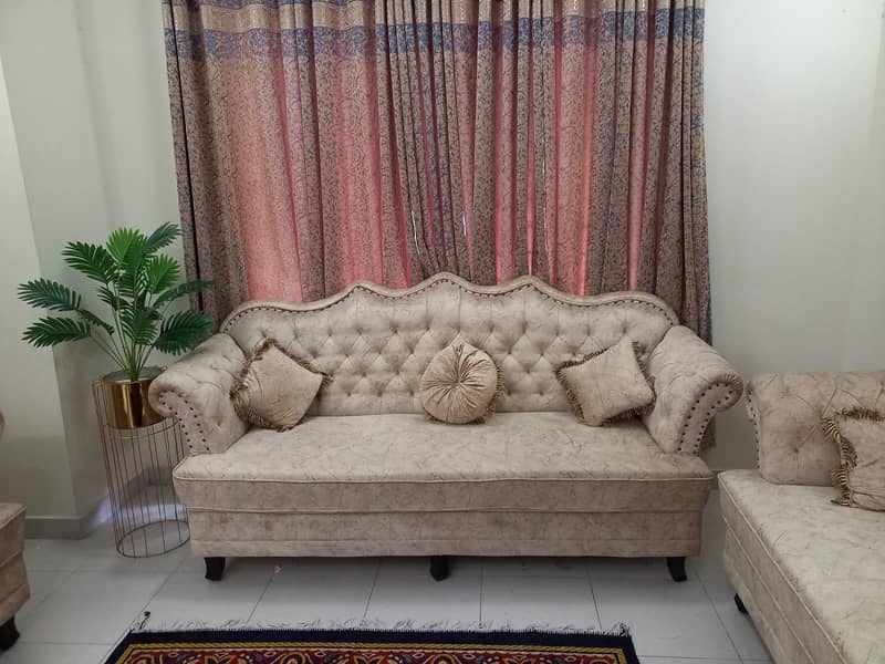 7 seater sofa set in good condition also table 1
