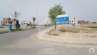 Near Park 10 Marla Plot For Sale - Prime Location | Ideal For Investment Or Construction