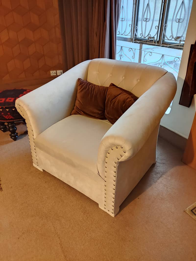 5-Seater Sofa Set with Center & 2 Side Tables 2