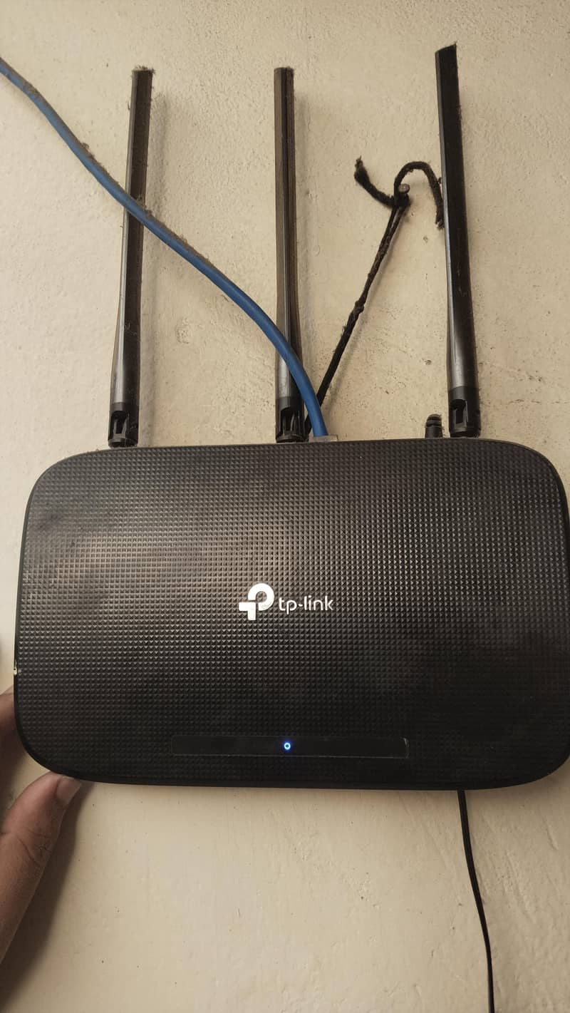 wireless 450Mb speed router TP Link 4