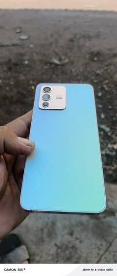 vivo v23 gold 12/256 gb