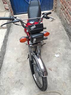 honda 125  best bike condition apky samny hy all Punjab nembar
