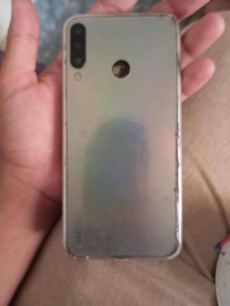 MOBILE PERFORMANCE IS BATTER BUT MOBILE BACK IS DAMAGE 1