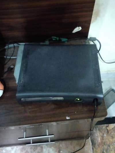 Xbox 360+Forza horizon motorsport4freecd+hard drive for free also