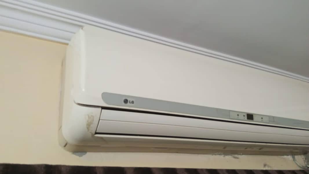 Split AC LG 4