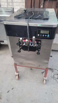 cone icecream machine / icecream machine