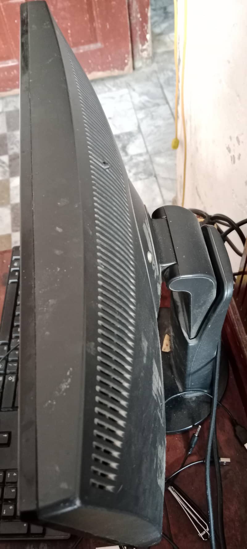 Full Computer with LCD, CPU, KEYBOARD, MOUSE, SPEAKERS 6