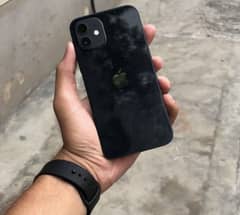 iPhone 12.64 Gb.