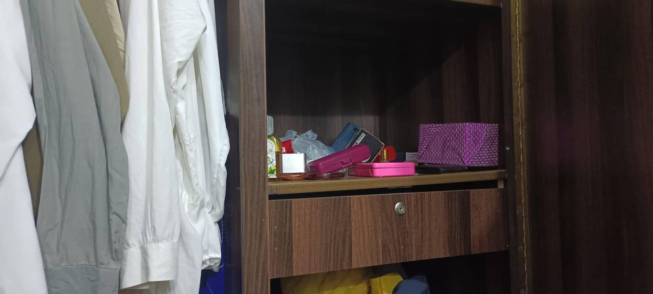 Suiting Almari, Wardrobe, 2Door Almari, Safe Almari 2