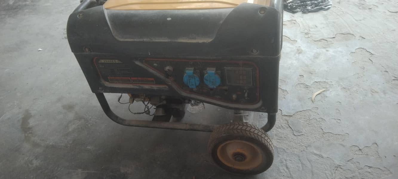 Generator 3 K. V  Switch on with key and rope option is available 3