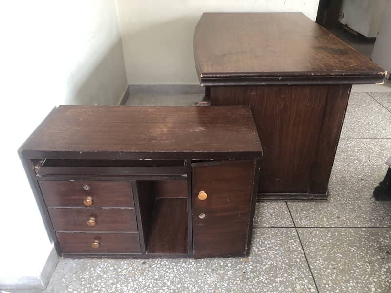 Office Table along with side table 1
