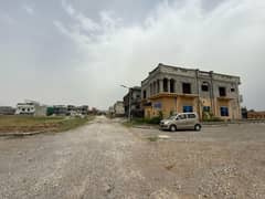30X60 POSSESSION PLOT FOR SALE FIRST COME FIRST AVAIL.