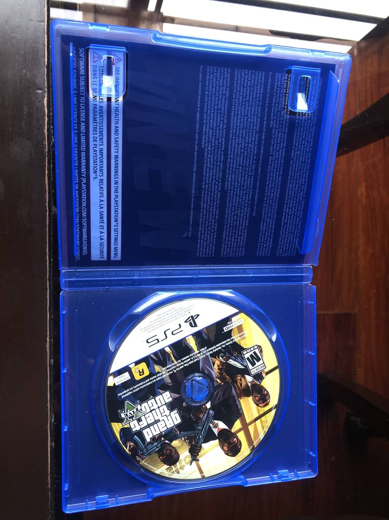 PS5 GTA 5 CD with no scratch and fully working 1