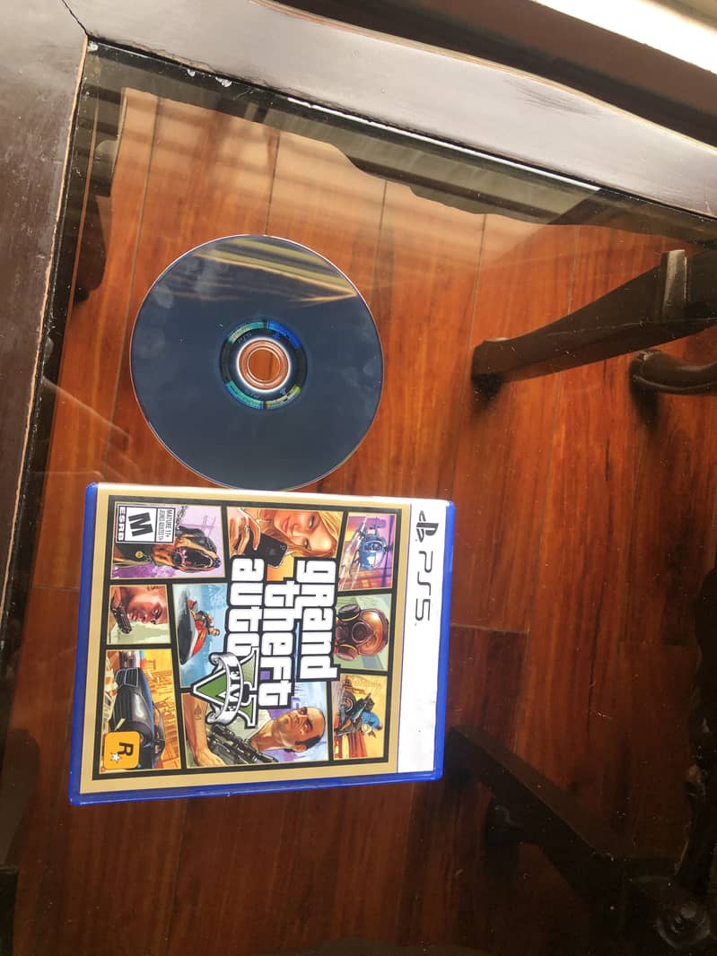 PS5 GTA 5 CD with no scratch and fully working 5