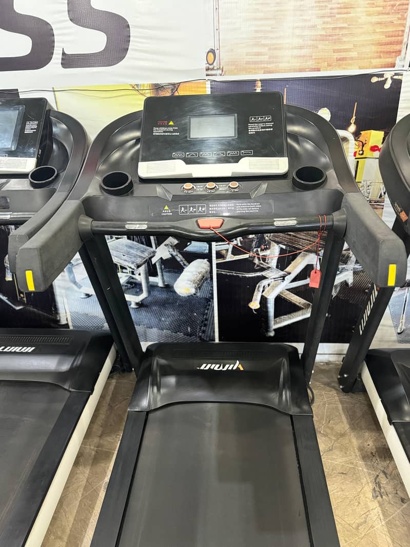 TREADMILL / RUNNING MACHINE / WALKING MACHINE / ELETCTRIC TREADMILL 1