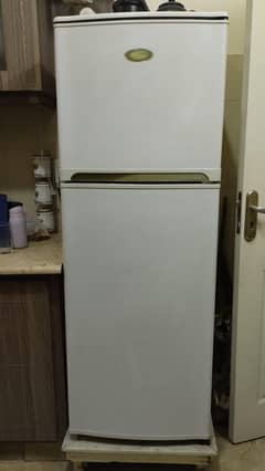 sharp refrigerator-freezer no-frost