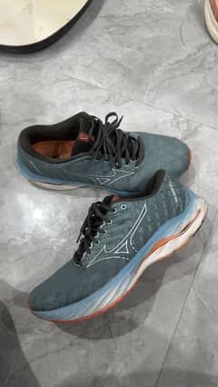 Mizuno wave inspire original branded preloved shoes size eur 44/45