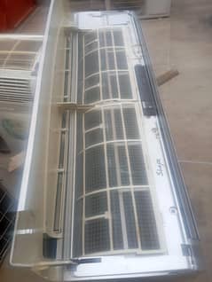 Dawlance ac for sale in good condition jumbo size indoor