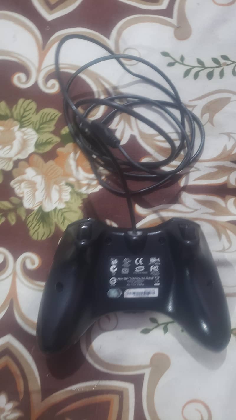 wired Xbox 360 controllers for windows and xbox console. 2