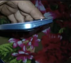 Vivo y21 4+1/64.